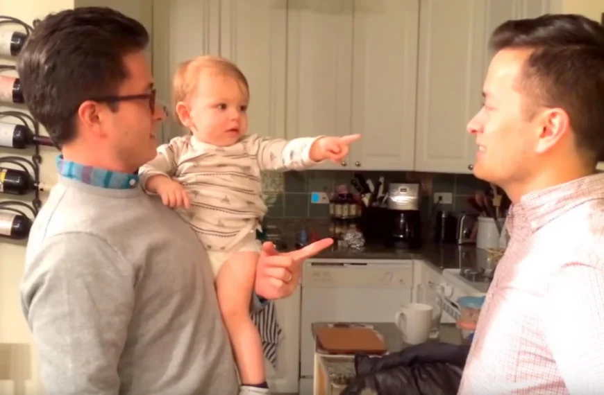 Little Baby Adorably Confused Seeing Dad’s Twin