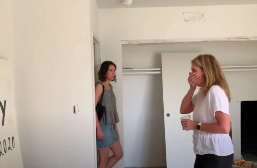 Mom walks into room and finds out daughters pregnant recoiling back when daughter changes sign